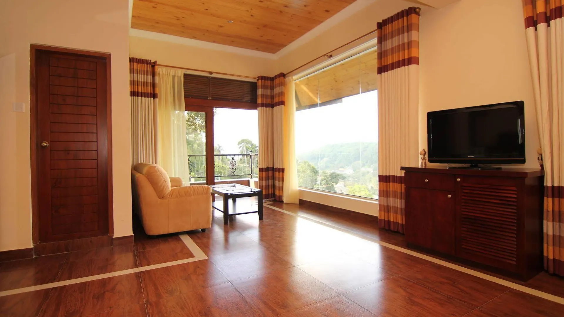 ***  Serene Grand Hotel Kandy Sri Lanka